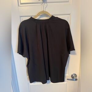 (4/$21) 💜 Black Blouse SM